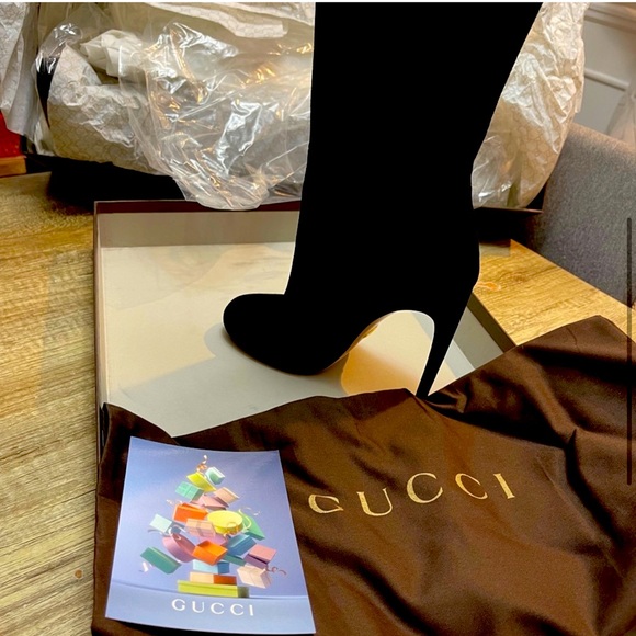 NIB Gucci suede boots size 7 - Picture 1 of 3